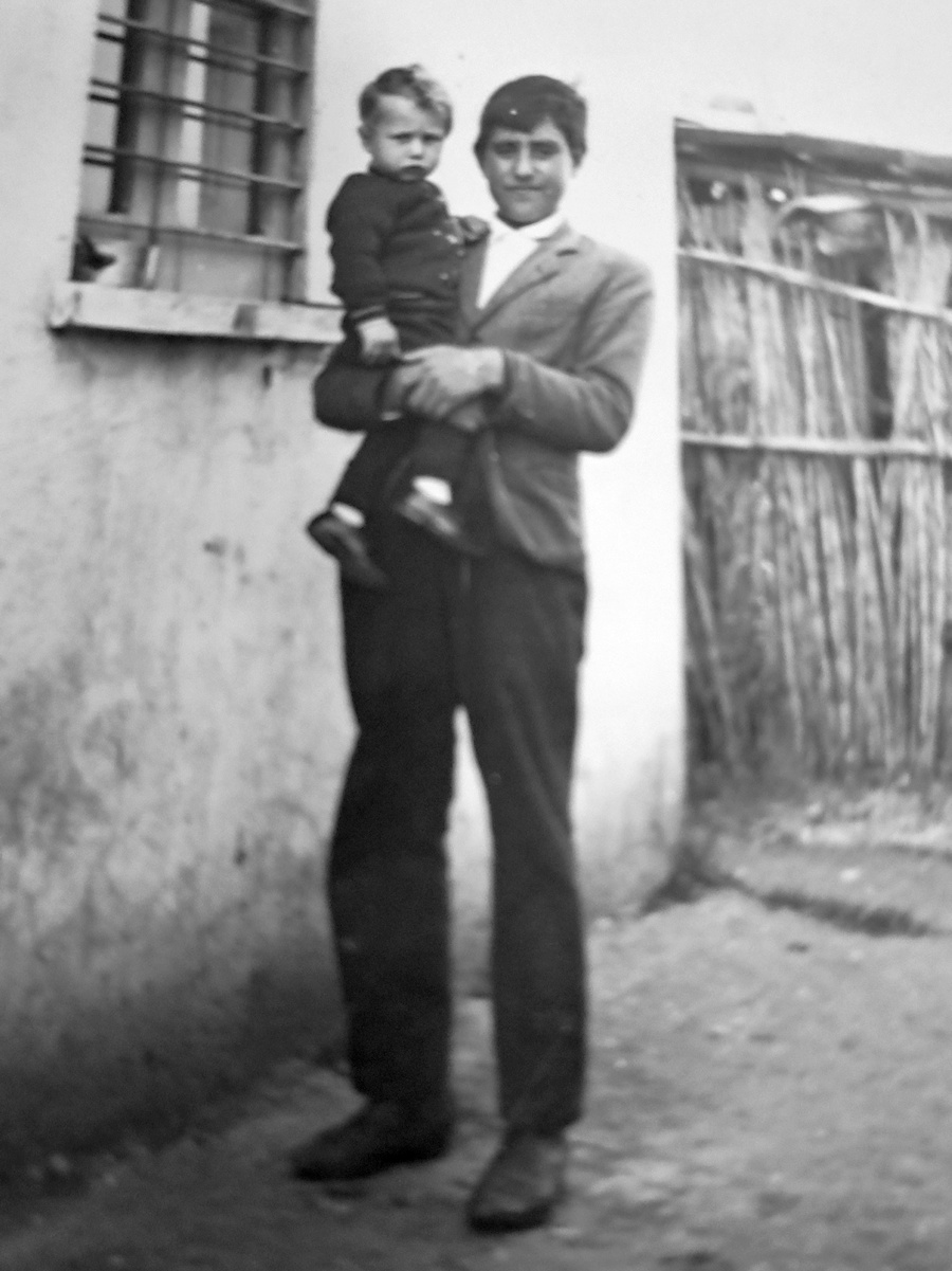 Luigi Chianelli con il nipotino Giancarlo 1966